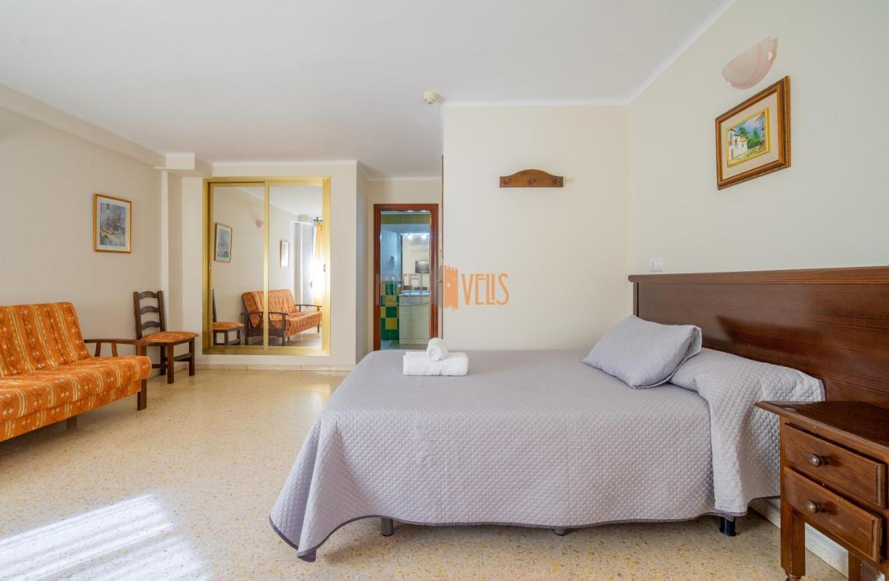 Hotel Velis Велес Экстерьер фото