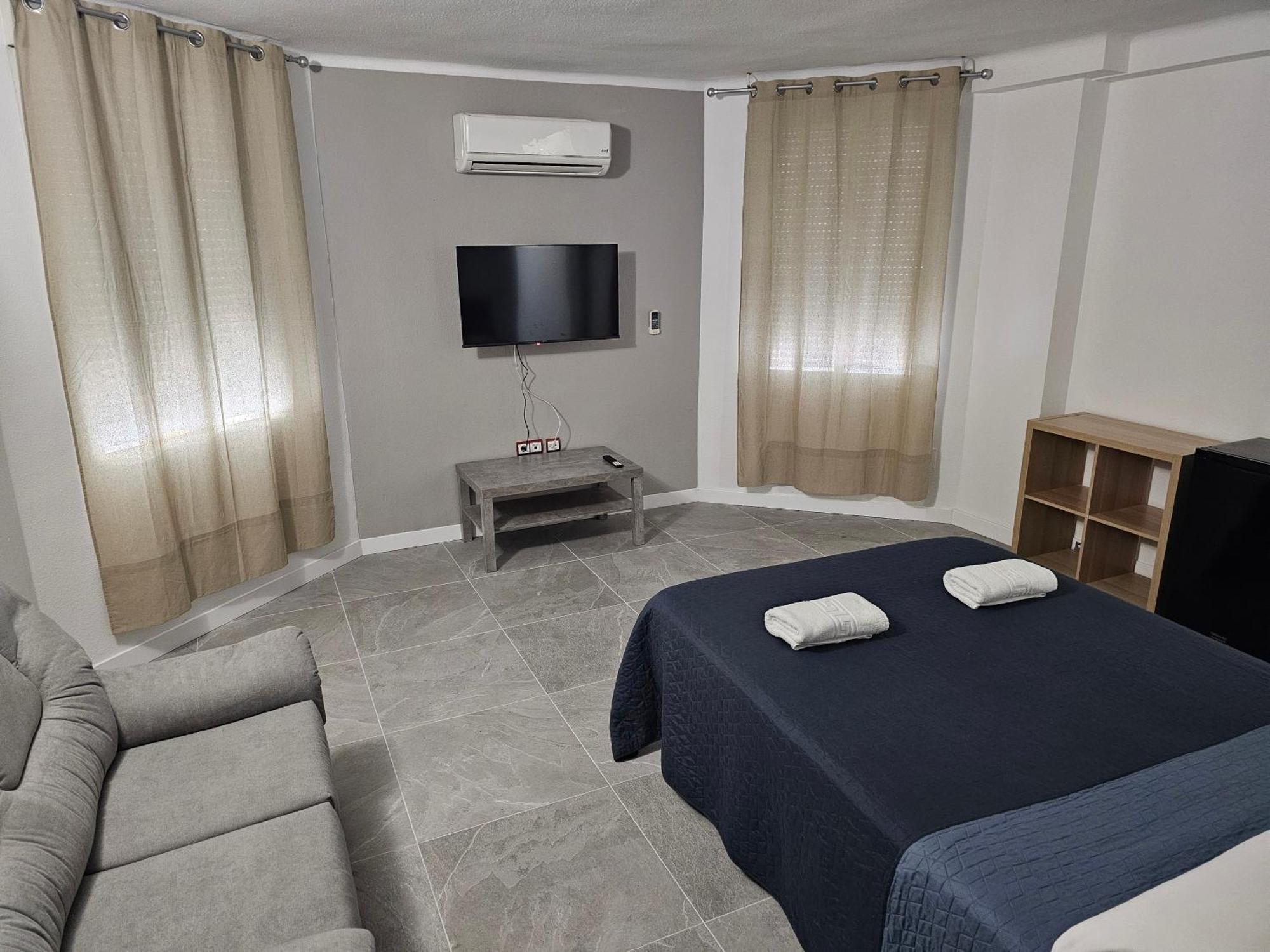 Hotel Velis Велес Экстерьер фото