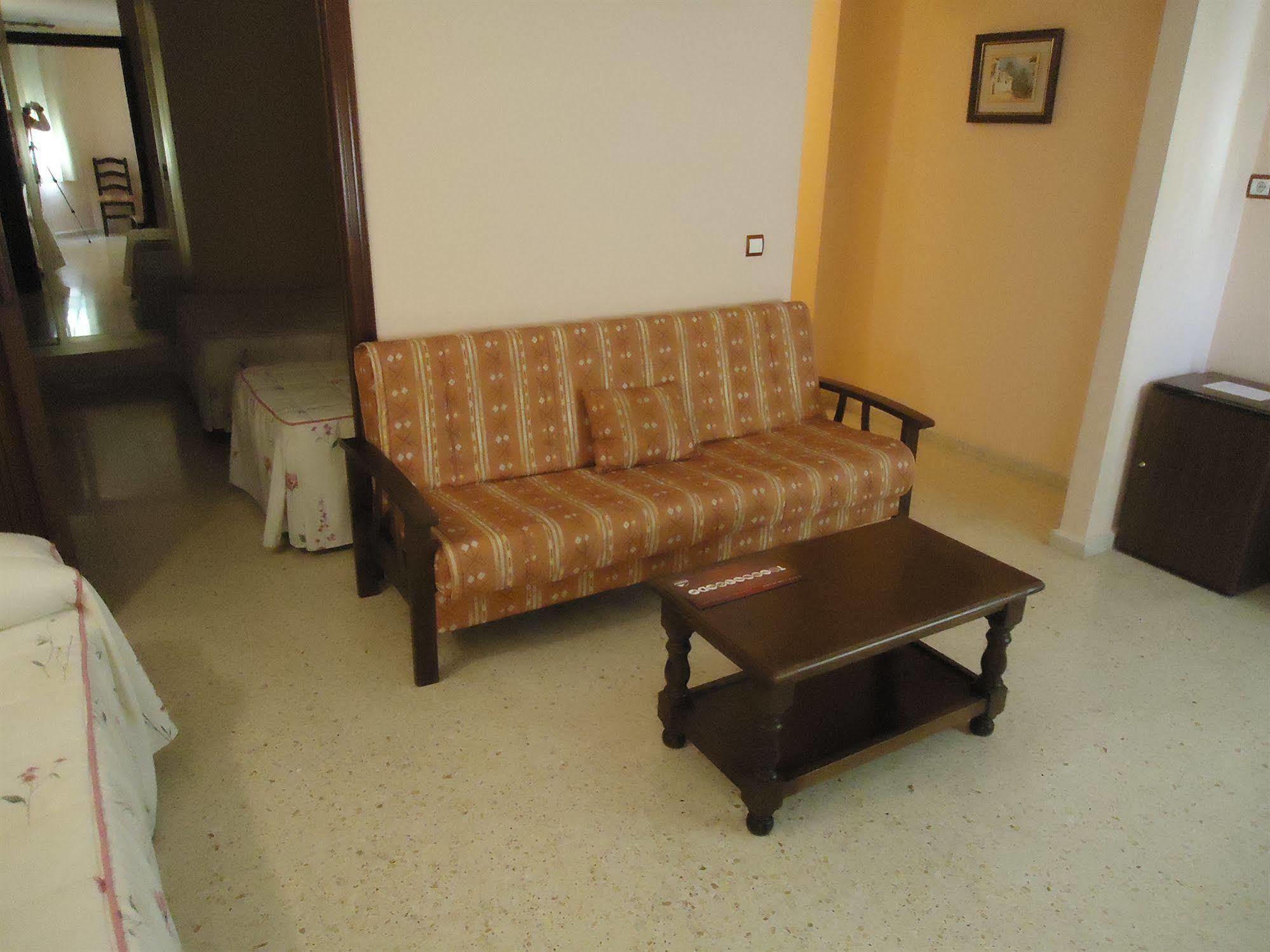 Hotel Velis Велес Экстерьер фото